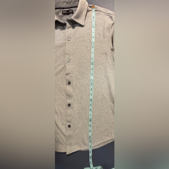 Men's Gray Button Down Shirt Size Medium. Banana Republic. SKU 23 - Picture 6 of 8